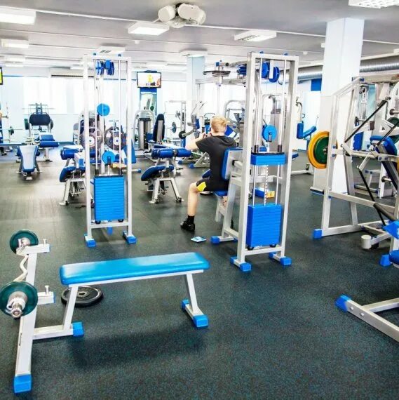 Грин парк кисловодск тренажерный зал. Заводская спортзал. Заводская спортзал. Спортклуб павловский посад. Зал power gym тирасполь.