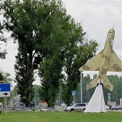 Город кореновск краснодарского края. Стекло кореновск. Самолёт город кореновск. Памятник миг 21 кореновск. Кореновск самолет памятник.