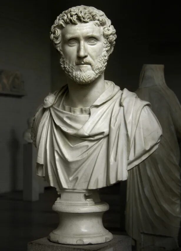 Правление антонина пия. Император антонин. Аврелий антонин каракалла. Император траян внешность. Антонин пий бюст.