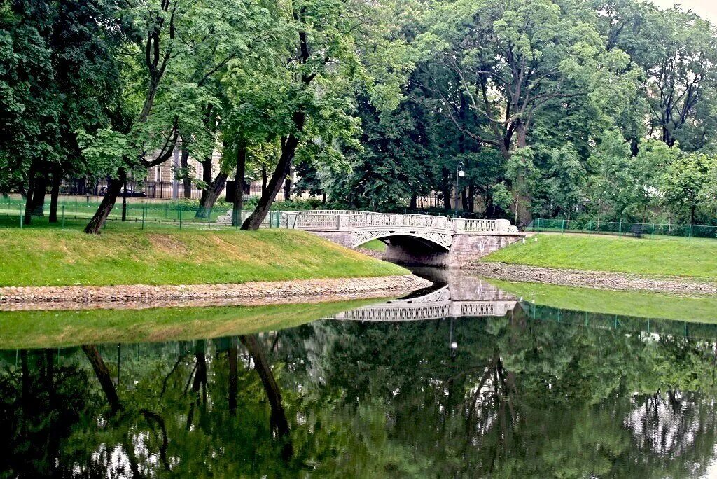 Михайловский сад Санкт-Петербург. Михайловский парк Питер. Санкт-Петербург Михайловский сад Михайловский сад. Летний Михайловский сад Питер. Михайловский сад москва где находится