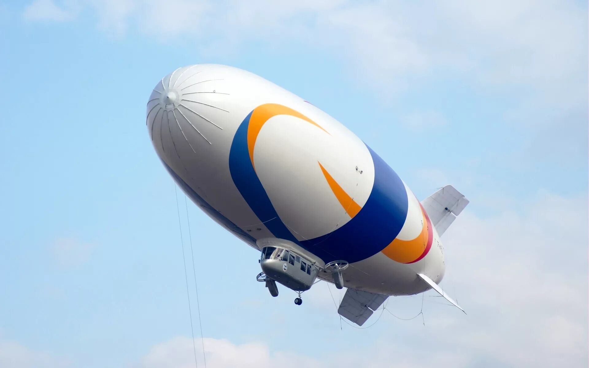 стелс дирижабль. тепловой дирижабль. аэростат 300. аэростат skystar. стратосферный дирижабль.