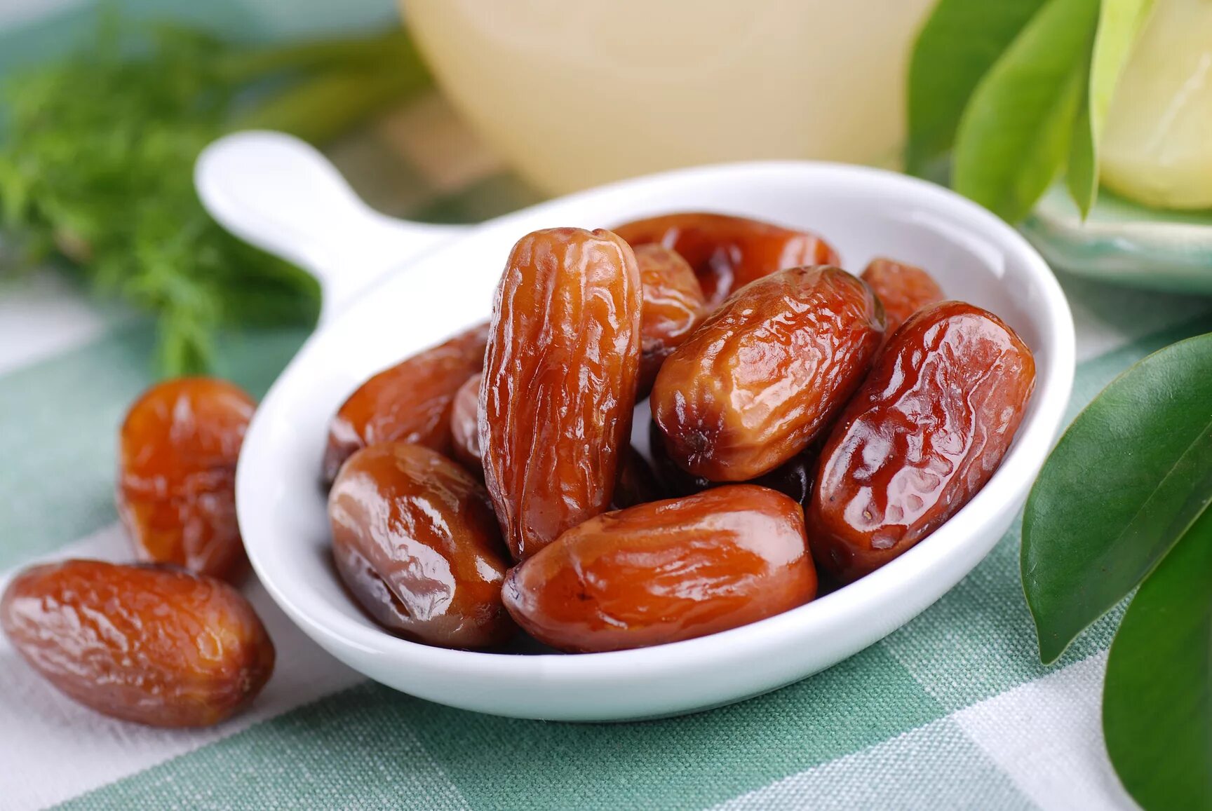 M dates