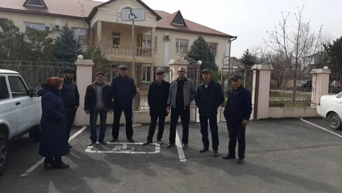 Прокуратура города дербент. Сергей меликов в дербенте. Мавлудин дербент. Дербент аллея мамедбекова. Салон красоты на генерала сеидова дербент.