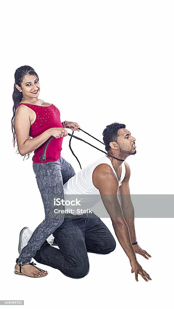 Где женщина доминирует над мужчиной. Мужчина на поводке у денщрнв. Женщина над мужчиной. Ноги женщин. Где женщина доминирует над мужчиной.