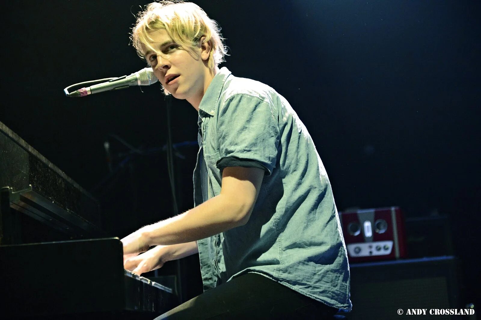Tom odell. Another love том оделл. Tom odell 2013. Another love том оделл. Another love том оделл клип.