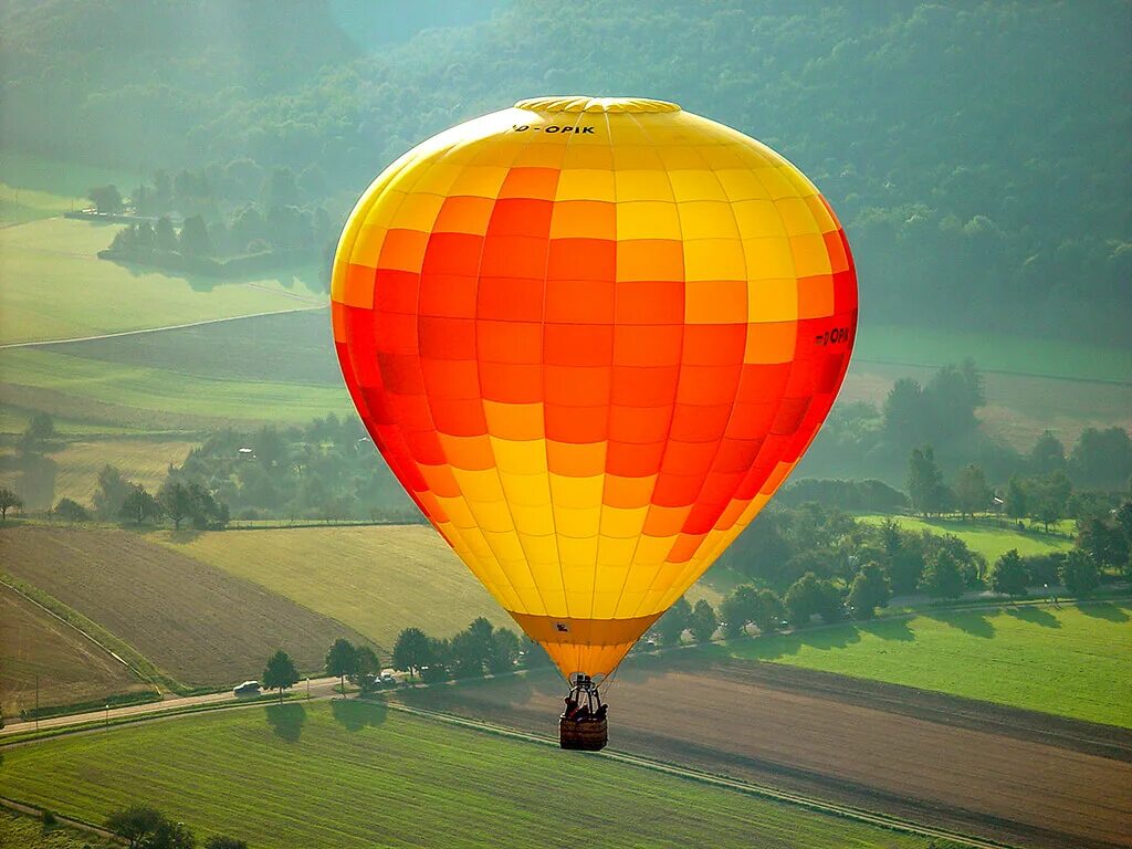 Про воздушный шар. Воздушный шар. Воздушный шар летательный. Большой воздушный шар. Шар для воздухоплавания.