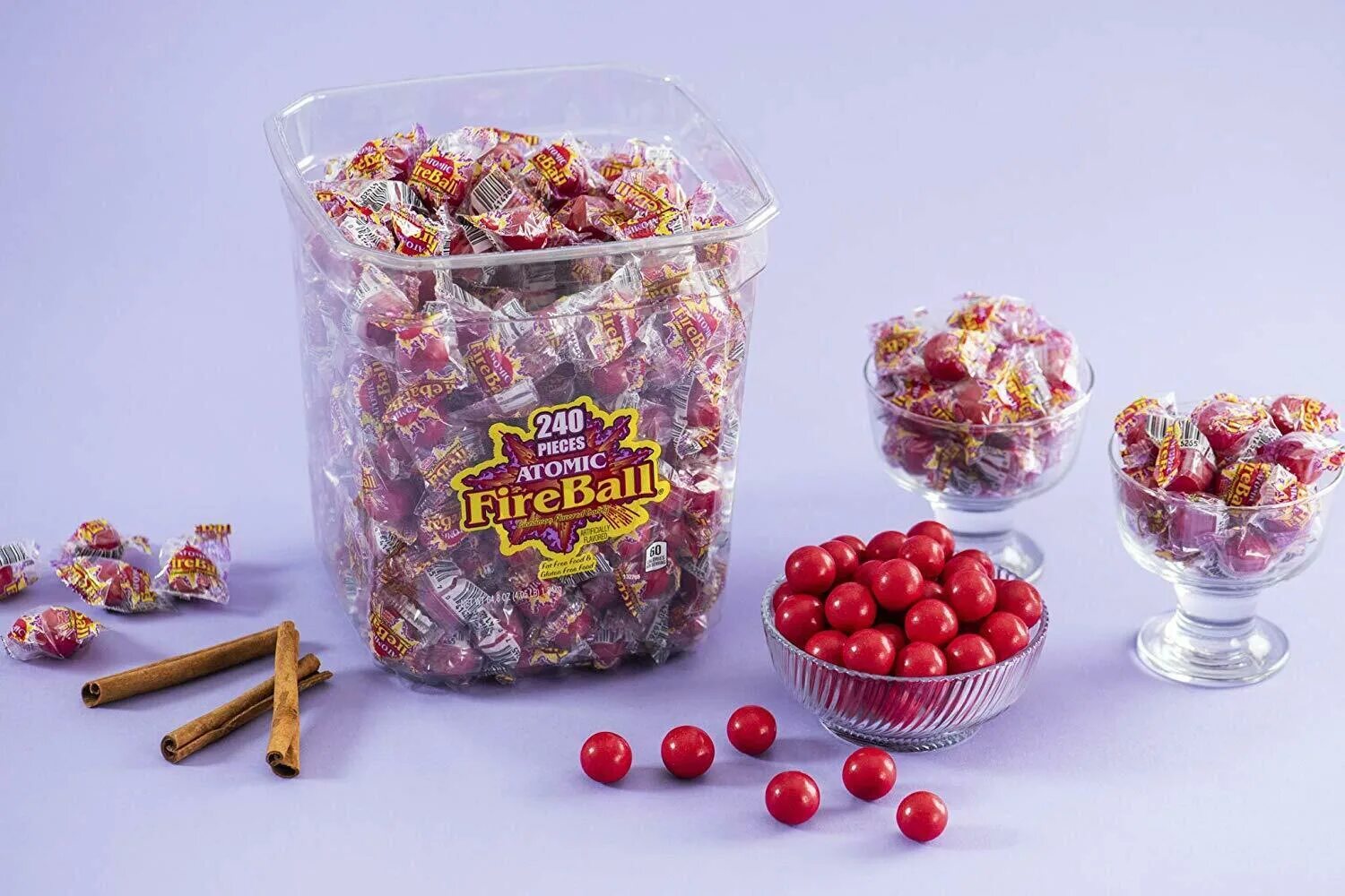 The atomic fireballs. Fireball конфеты. острая конфеты fire ball. atomic fireballs. жесткие конфеты.