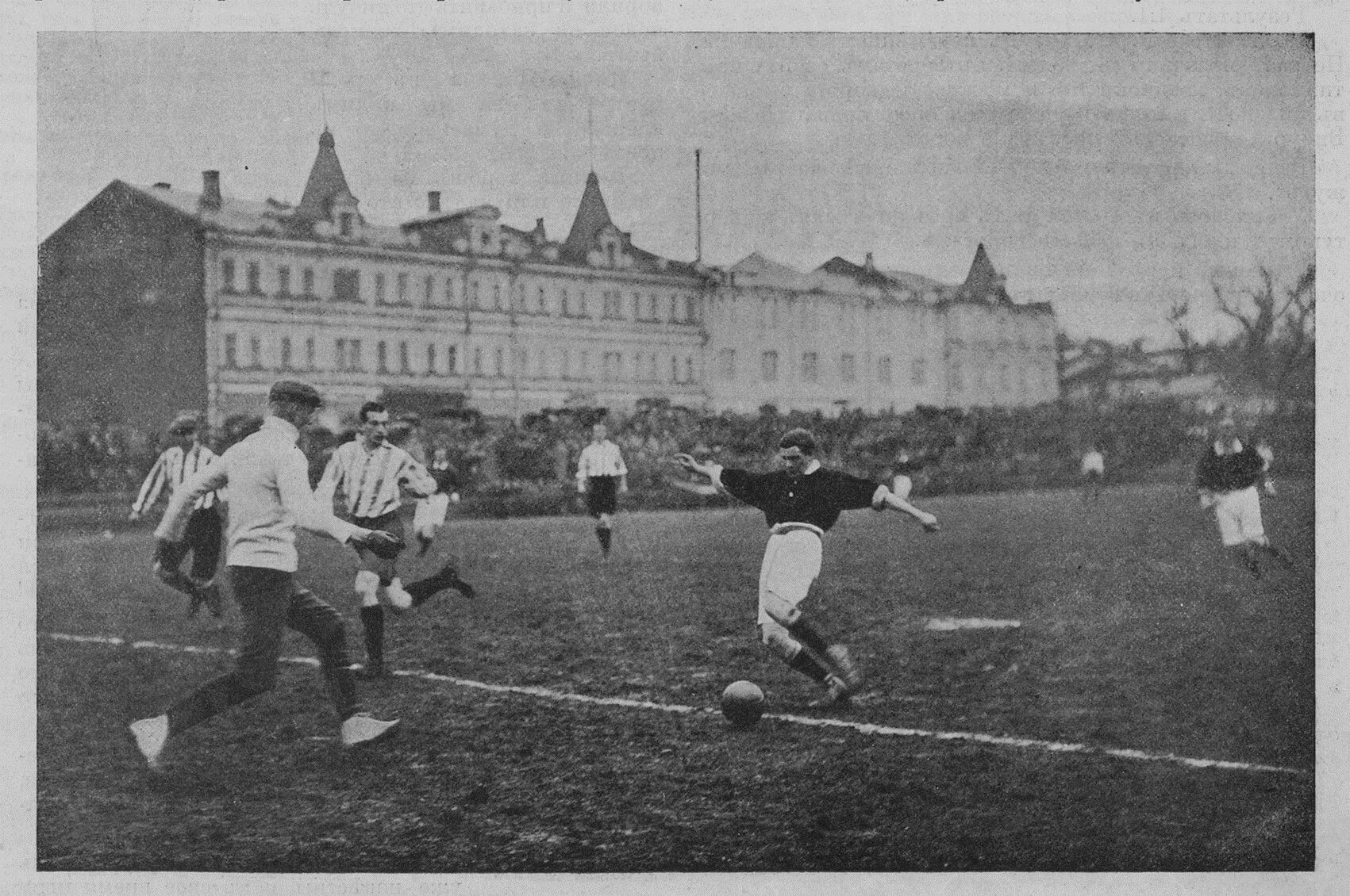 1912 российские спортсмены. Сборная Российской империи по футболу 1912. Московская футбольная лига 1910-1922. Первая футбольная команда в Петербурге 1911. Первый футбольный матч.