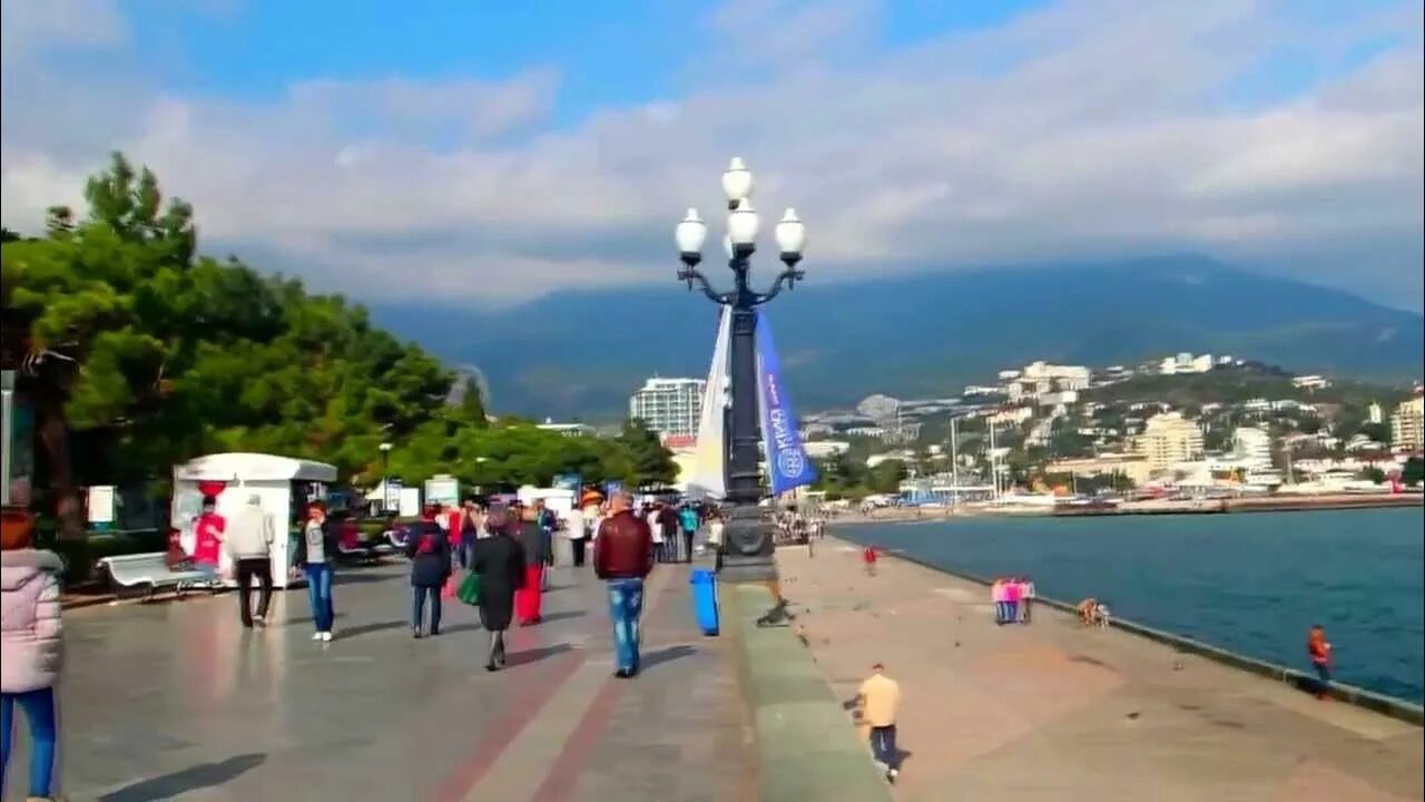 Где лучше всего жить в крыму. Ялта 2013. Ялта набережная 2013. Ялта город ПМЖ. Ялтинская набережная 2013 год.