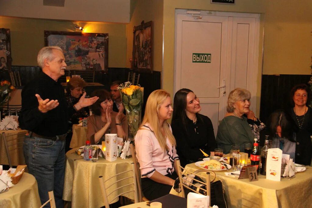 Цветной бульвар 30 гнездо глухаря. Сайт клуба гнездо глухаря. Гнездо глухаря москва большой зал. Бард-клуб гнездо глухаря москва. Бард-клуб гнездо глухаря москва.