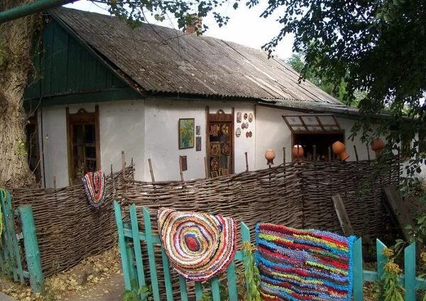 село мазанка крым. курская хата мазанка. псковская область заброшенные деревни. станица луковская волгоградская. казачьи курени хутор калининский.