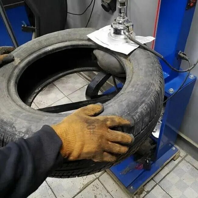 отправить машину на эвакуаторе из тамани. вулканизация резины. шиномонтаж джин. шиномонтаж на баррикадной ростов-на-дону. шиномонтаж в тамани.