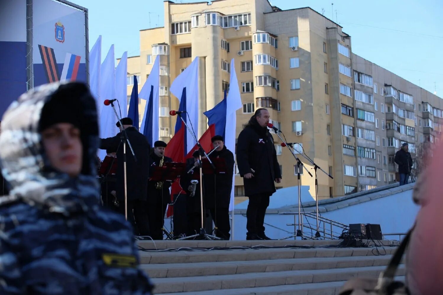 Митинг концерт 10 лет в родной гавани. Тамбов митинг 2022. Митинг в Тамбове у кристалла.