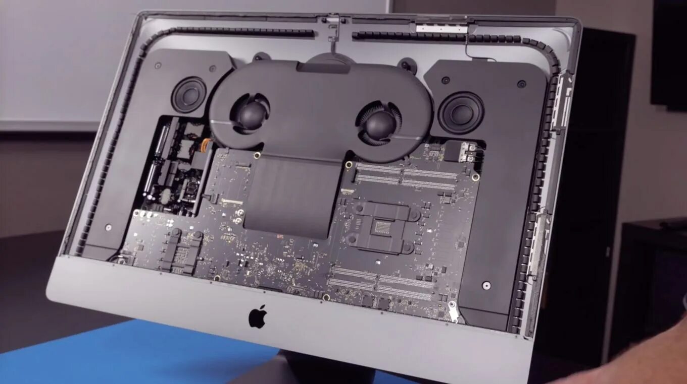 Что находится внутри macminu Что будет, если переставить плату от нового MacBook Pro в старый В Сети уже про