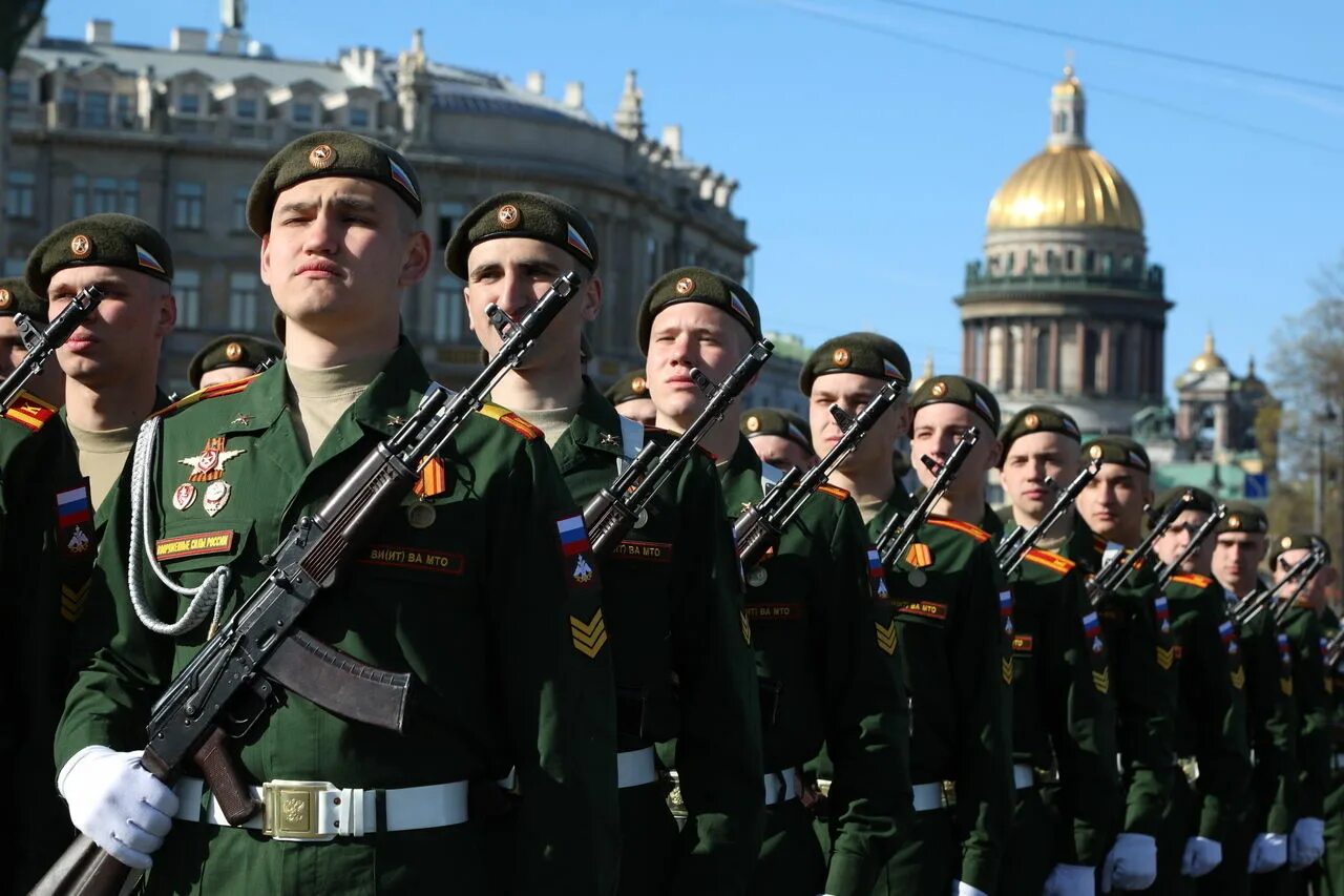 Когда начинается парад. Парад на Дворцовой 2023. Военный Санкт-Петербург. Парад Победы в Петербурге 2023. Парад Победы на Дворцовой площади.