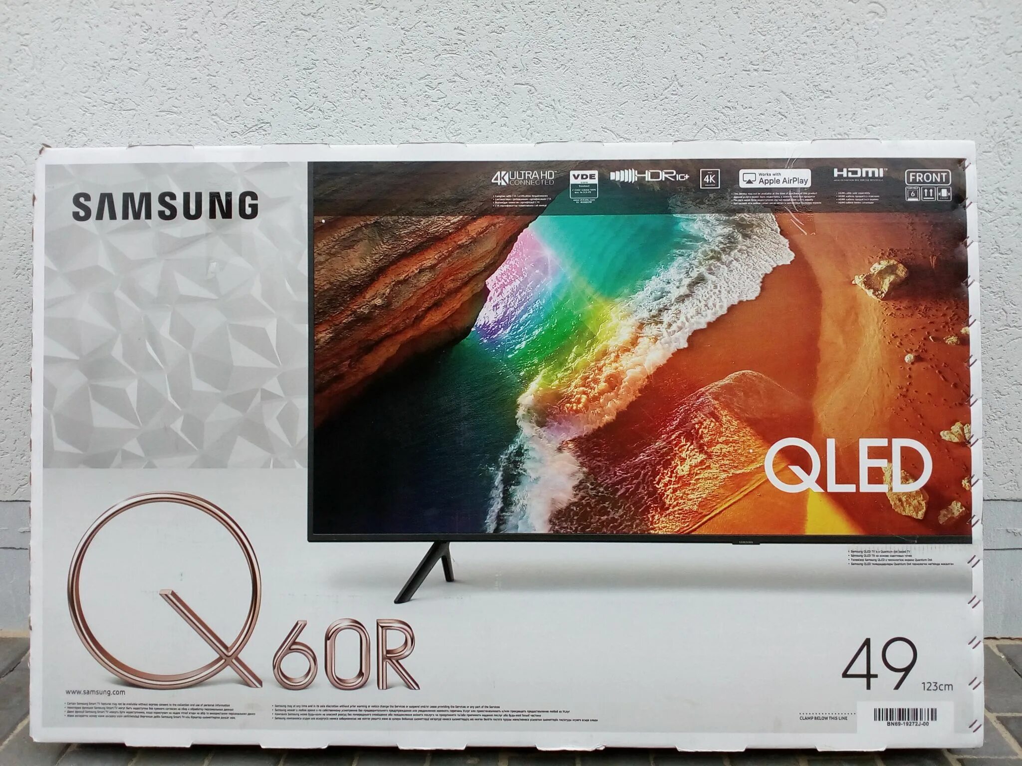 Новый телевизор пленка. Телевизор Samsung qe49q60rau. Телевизор QLED Samsung qe49q67rau 49" (2019). ЖК телевизор Samsung qe49q60ra. Телевизор Samsung qe49q60rau внутри.