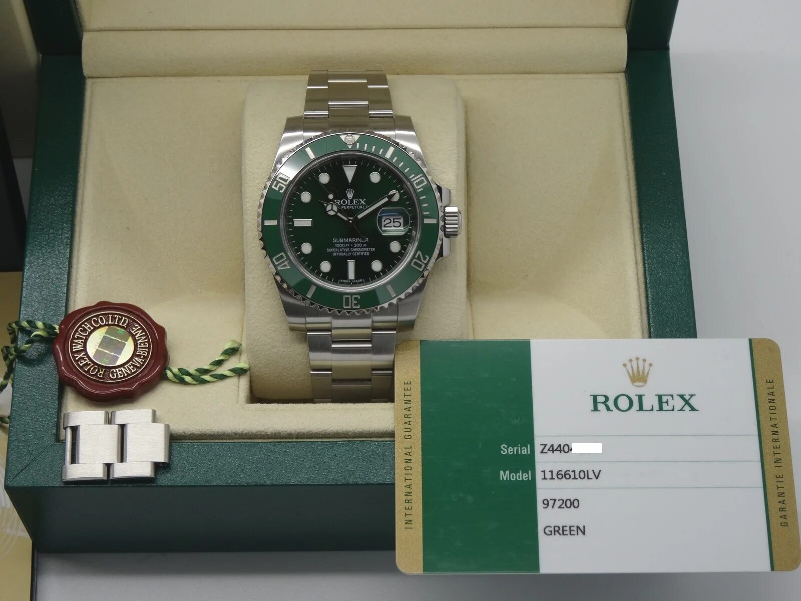 Rolex oyster daytona background. Ролекс пенза. Rolex daytona 6270. Часы rolex тонкие мужские. Rolex sky-dweller 42 mm 326933.