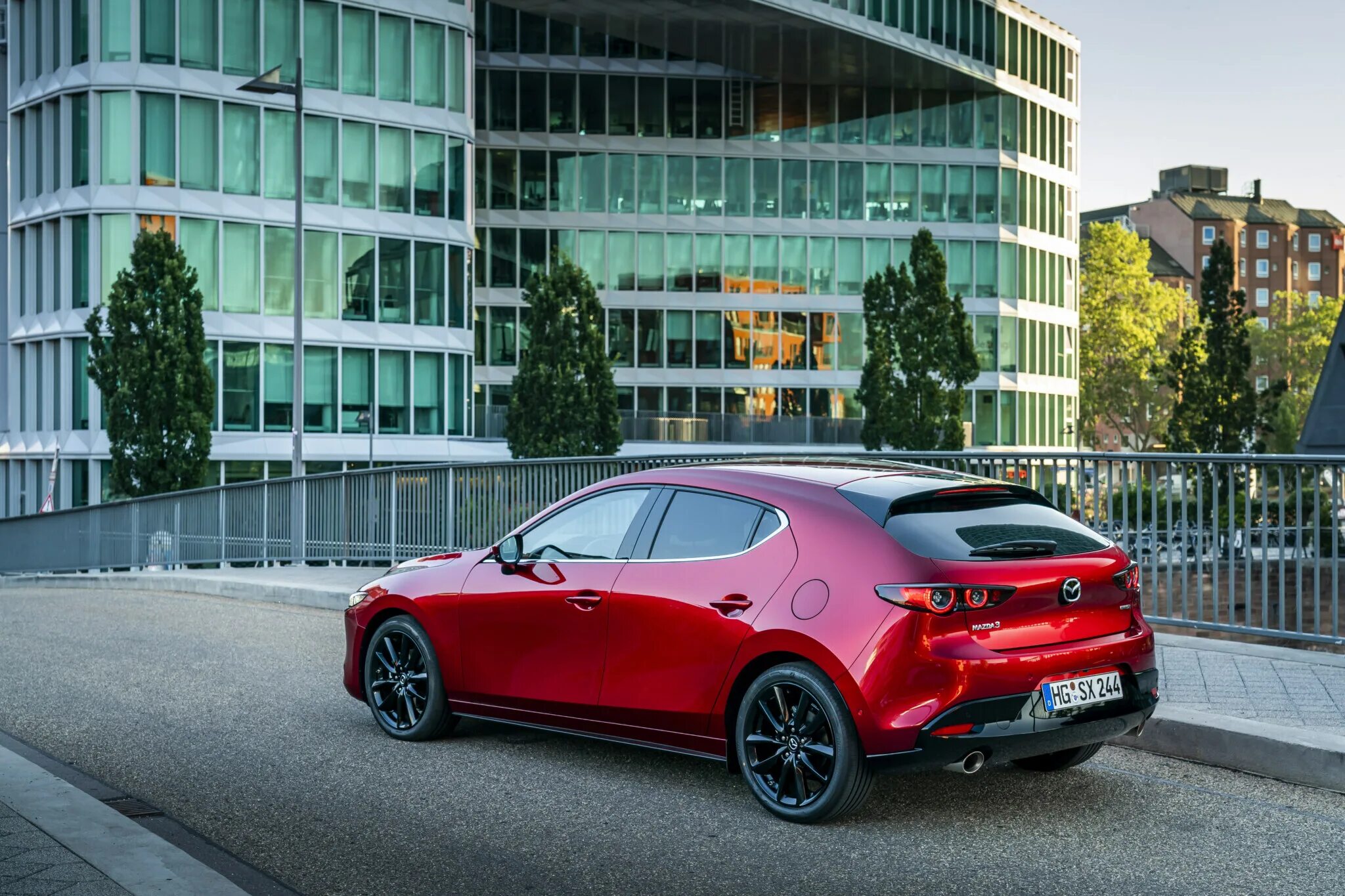 Хэтчбеки 2019 года. Mazda 3 Hatchback 2020. Mazda 3 2020 хэтчбек. Mazda 3 хэтчбек 2021. Мазда хэтчбек 2021.