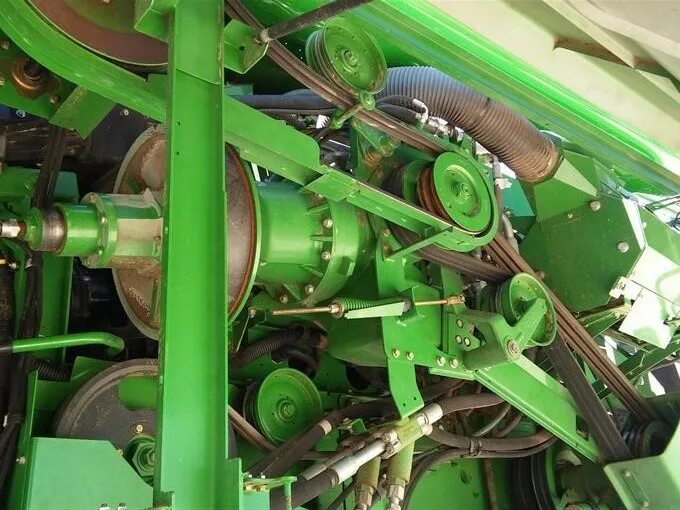 Измельчитель веток bx42s. Услуги дробилки древесных отходов. Шкив измельчителя дон-1500б. Измельчитель веток bx 42 s производитель. Клаас доминатор 98.