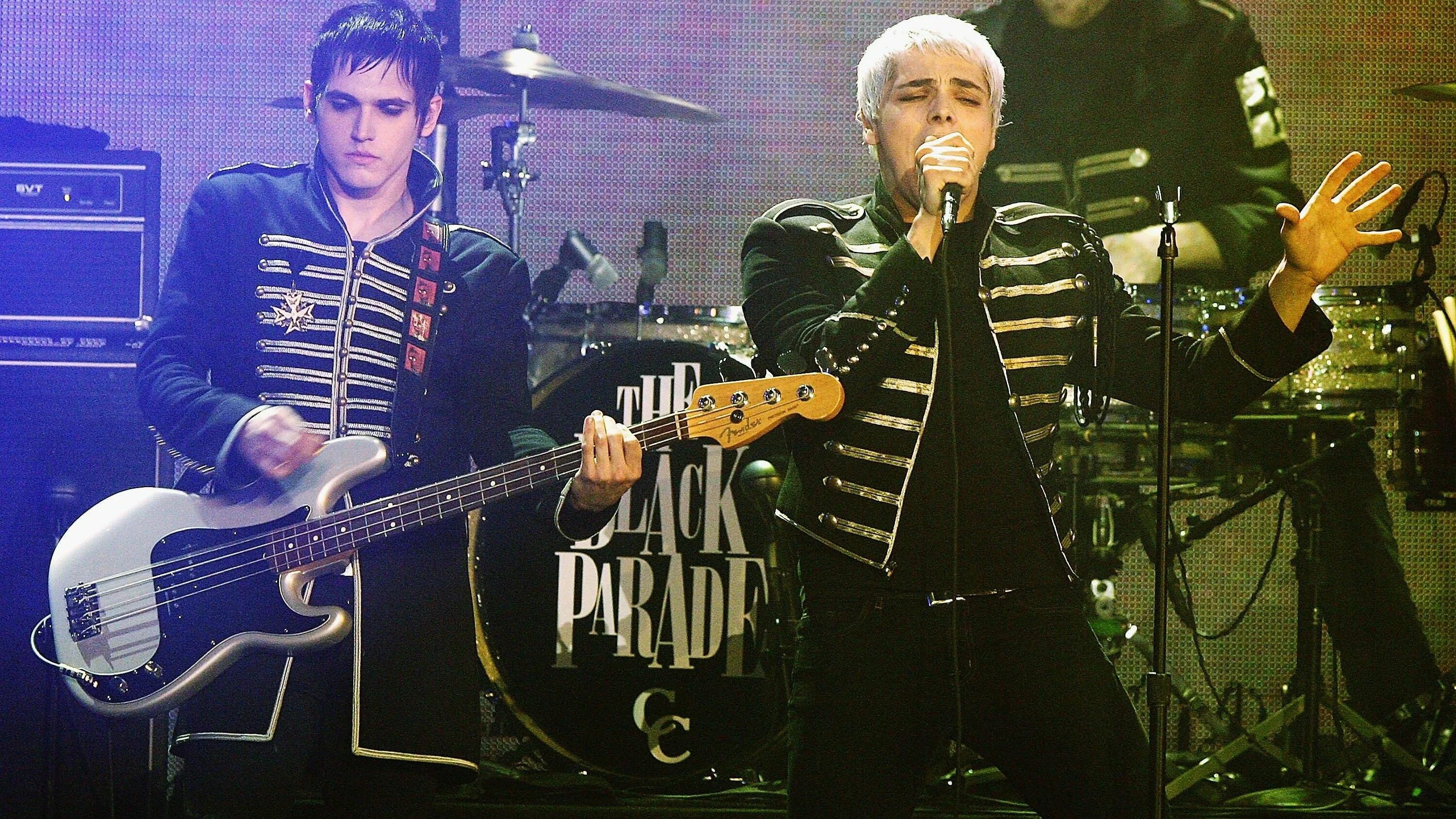 My chemical romance live. My Chemical Romance 2006. My Chemical Romance Parade. My Chemical Romance - the Black Parade (2006). Мкр Блэк парад.