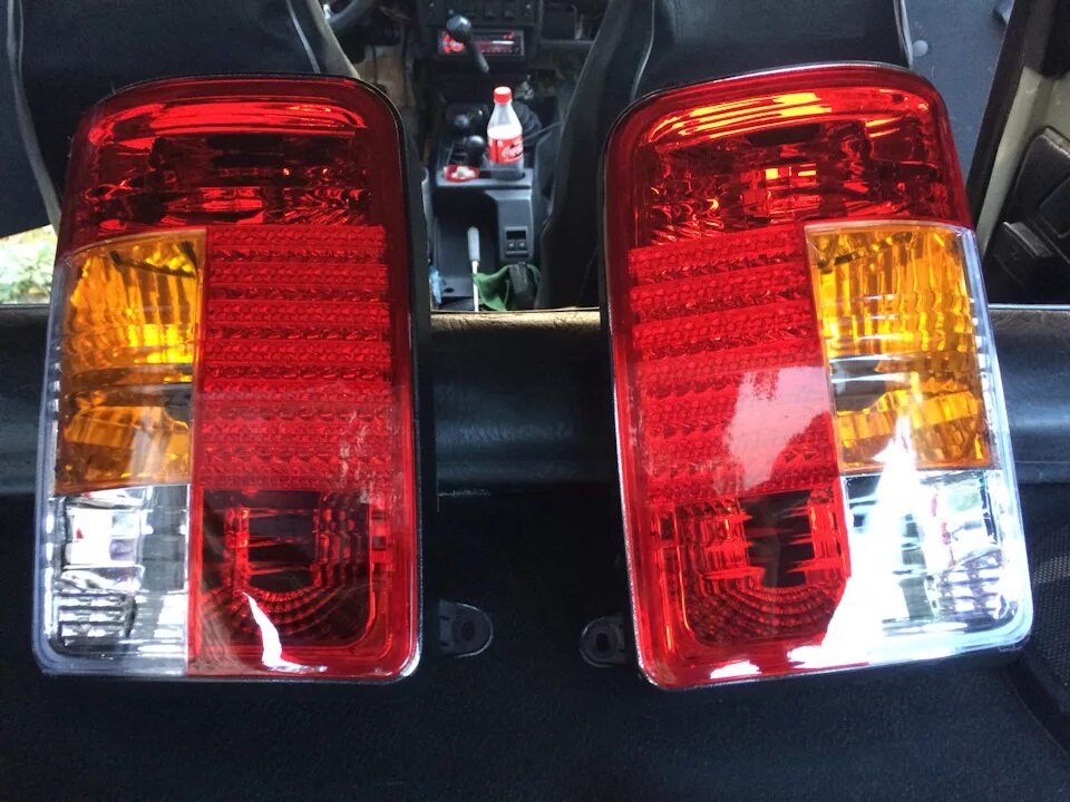 Задние фонари 2121 фонари нива. Замена задних фонарей нива. Стекло заднего фонаря нива 21214. Задние фары ваз 2121. Замена задних фонарей нива.