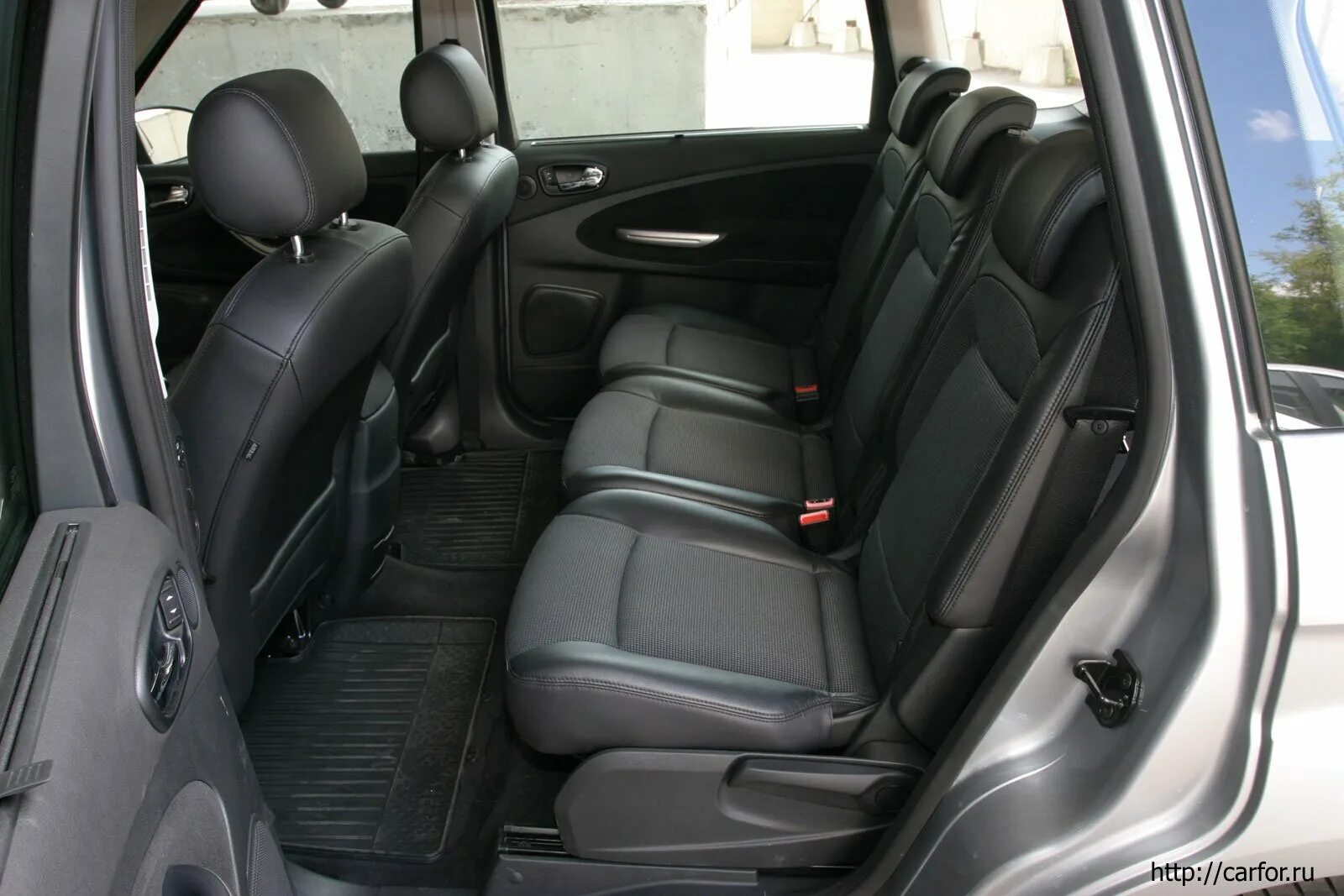 Сиденье c max. Ford s max 2008 салон сзади. форд галакси 2008 салон сзадиmax. форд s max 2008 салон сзадиmax. ford s-max салон сзади.
