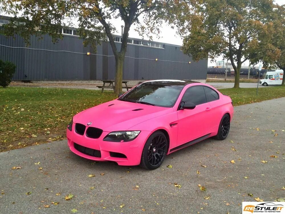 Bmw 5 e60 фиолетовая. Е60 розовый. Bmw e60 pink. E60 pink. Bmw e60 розовая.
