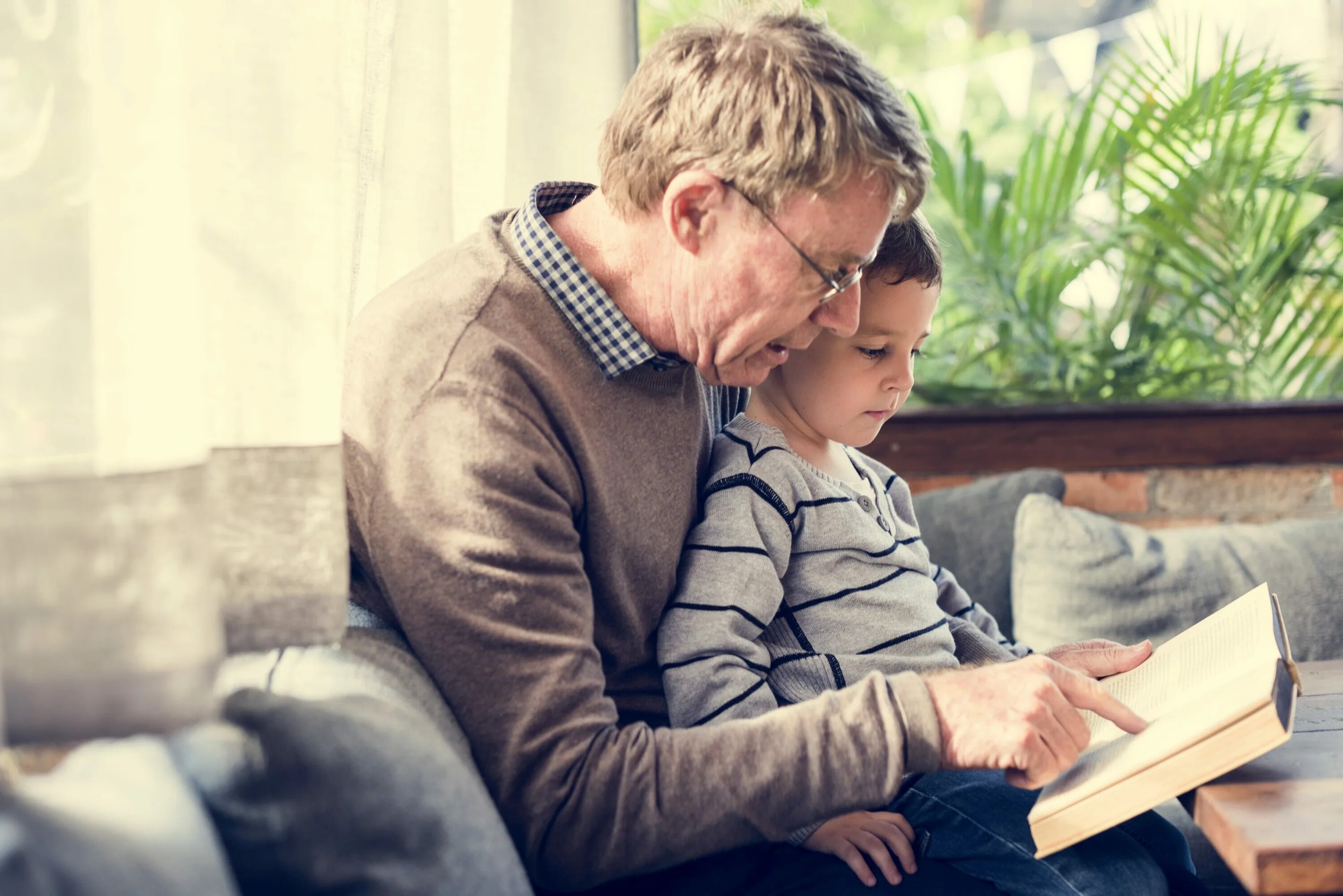 Grandson Family read. Leisure читать. Child helping grandpa. Читать внук 3