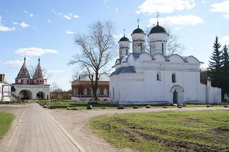 Белокаменные памятники суздаля. Достопримечательности суздаля 3 класс. Суздаль проект 3 класс окружающий мир. Ризоположенский монастырь суздаль. Музей посадский дом суздаль.