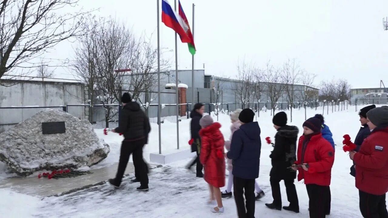 Праведники в феврале 2023. Пойдём отойдем. 24 февраля приколы после праздника. Рота почетного караула цво. Международный день родного языка.