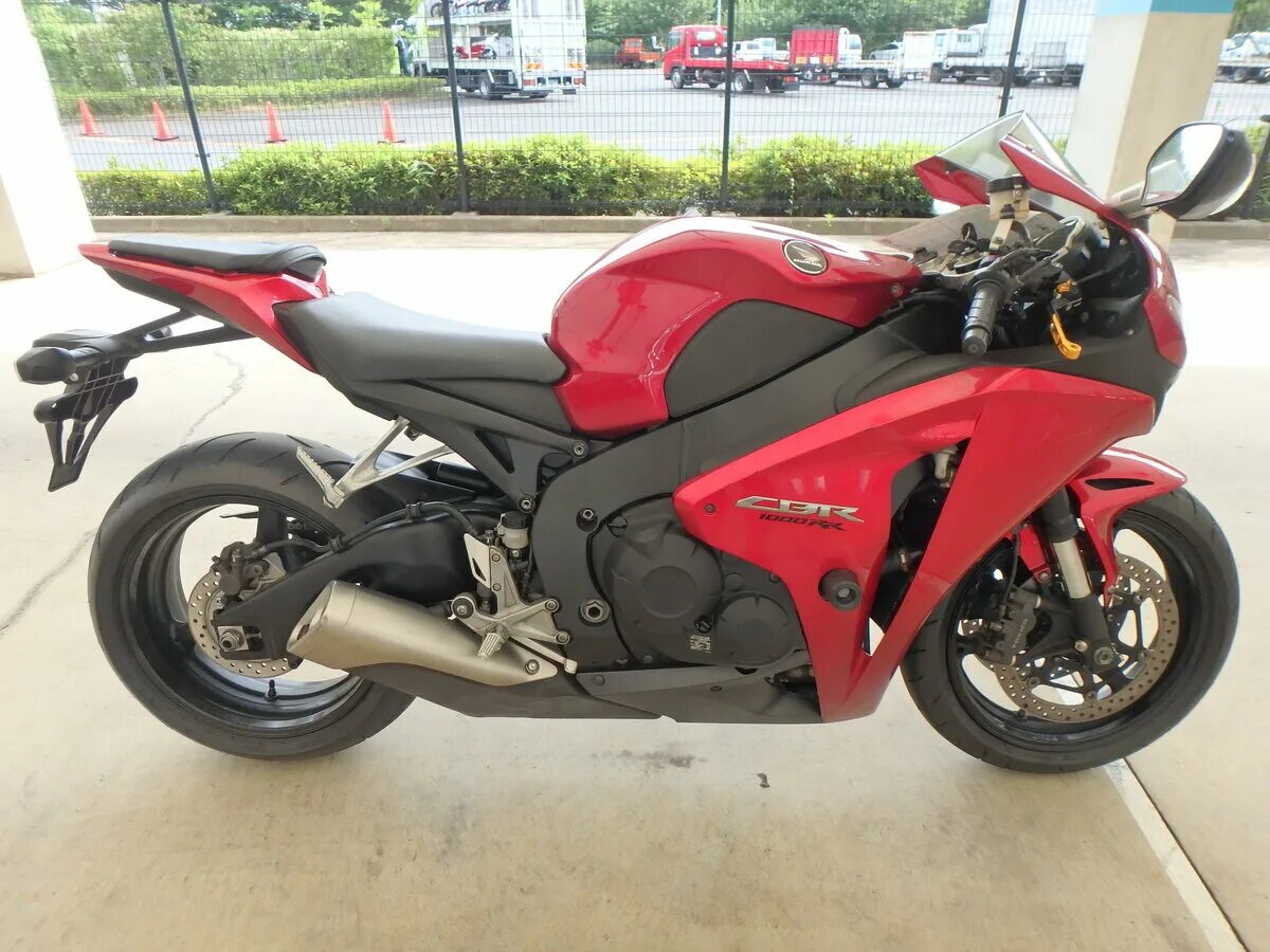 Honda cbr 1000 rr 200. Cbr 1000 rr/ra fireblade. Fireblade 1000rr 2010. Honda cbr 1000 ra. Honda 1000rr red.