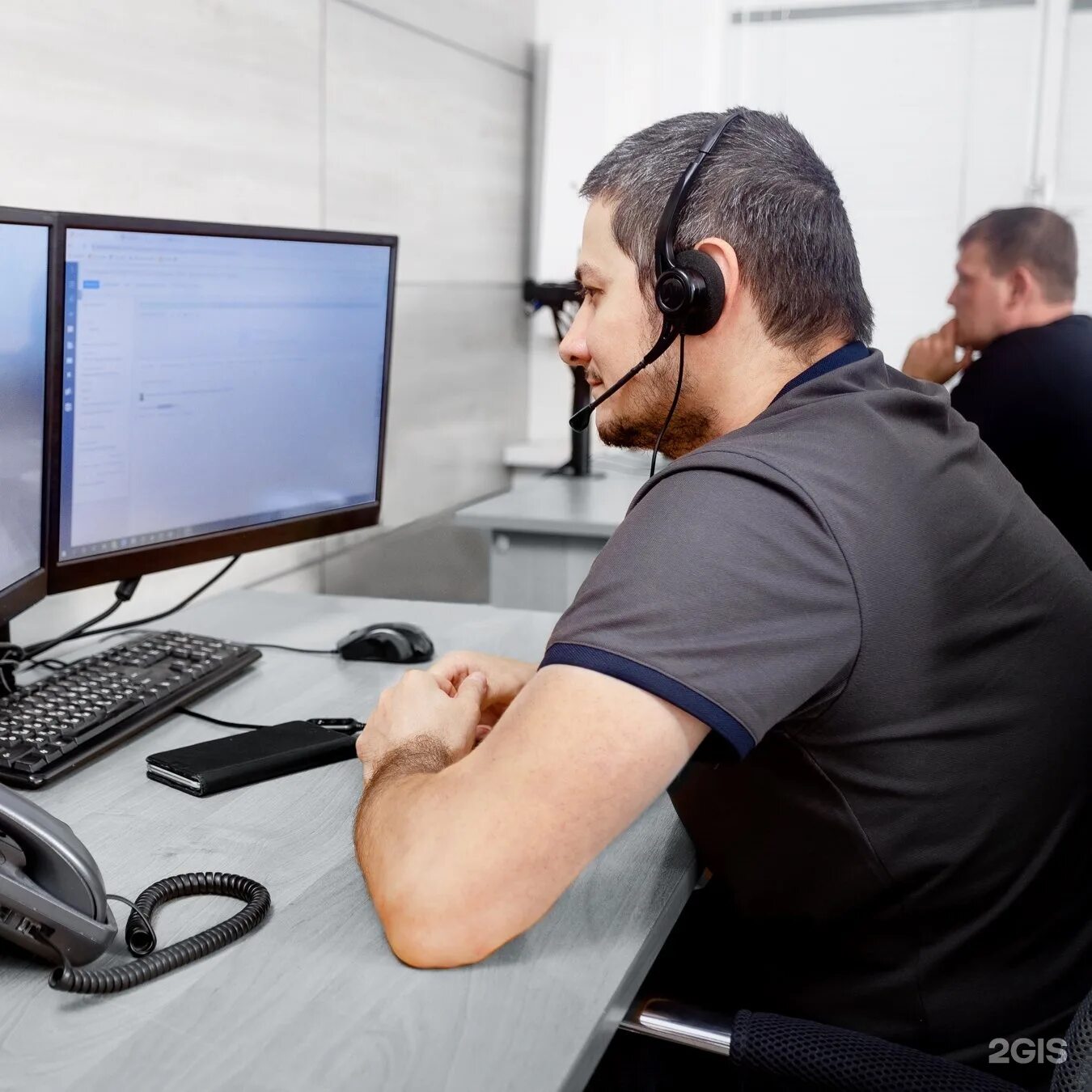 Нетрис платформа ростелеком. Оператор колл центра. Прикладная информатика. Колл центр. Оператор пк профессия.
