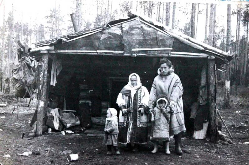 Урал манси. Ханты (остяки). Манси (вогулы). Манси народ Урала. Народы Урала вогулы (манси). Манси остяки.