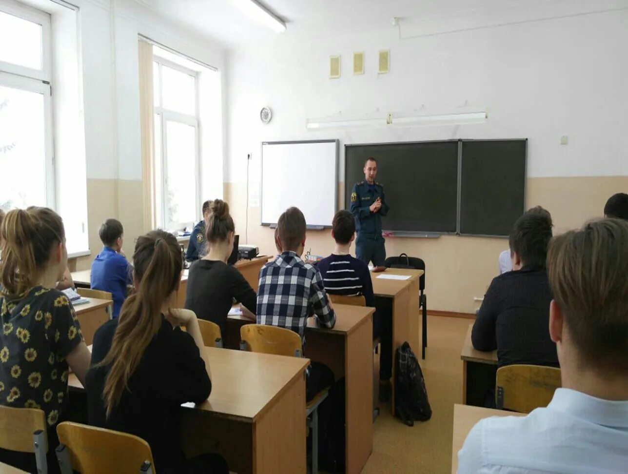 Сайт сухоложского городского суда свердловской. Сухой Лог гимназия. Гимназия 1 сухой Лог. Школа 17 сухой Лог. ДМШ сухой Лог.