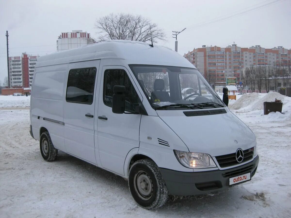 Спринтер классик авито. Mercedes Benz Sprinter Classic. Mercedes-Benz Sprinter 2005. Спринтер белый 2005 год. Серый Mercedes-Benz Sprinter Classic, e 057 Oh 763.