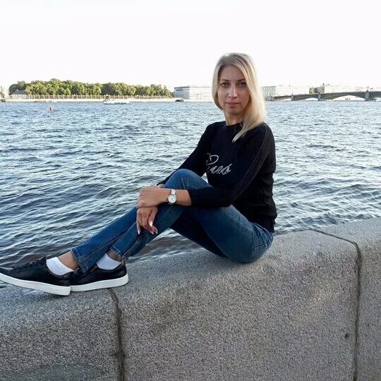 сколько женщин в спб