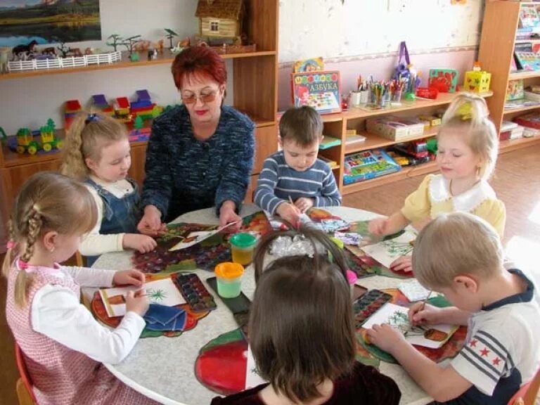 Взаимодействие и общение с детьми. Общение детей дошкольного возраста. старшие дошкольники со взрослыми. общение детей в доу. дошкольник взаимодействие со сверстниками.