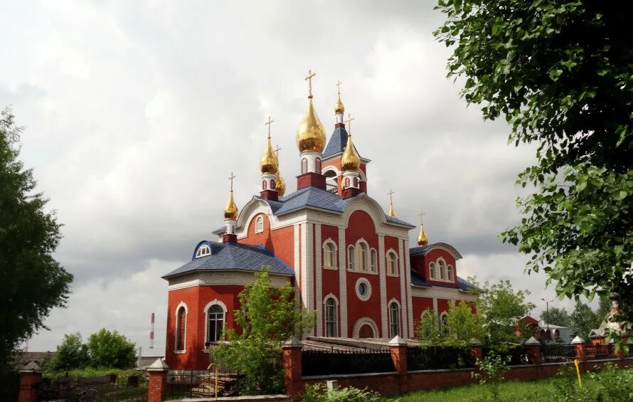 Храм рождества богородицы киров чистые пруды. Храма в честь иконы божией матери «всех скорбящих радость киров. церковь на филейке киров. киров храм пресвятая богородица. церковь на дзержинского киров.