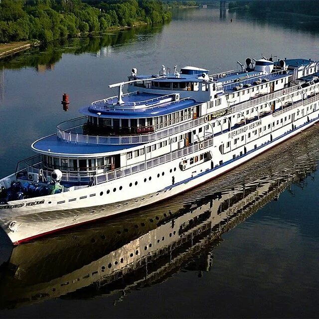 леонид красин теплоход персонал. теплоход леонид красин по волге. красин теплоход круизы. леонид красин теплоход. теплоход леонид красин 2021.
