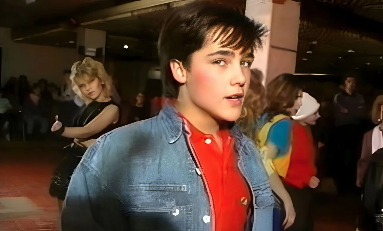 Шатунов ласковый май. Юрий шатунов в 80-х. Ласковый май. Ласковый май песни. Студия ласковый май.