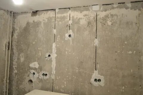 Проштробил стену в ванной