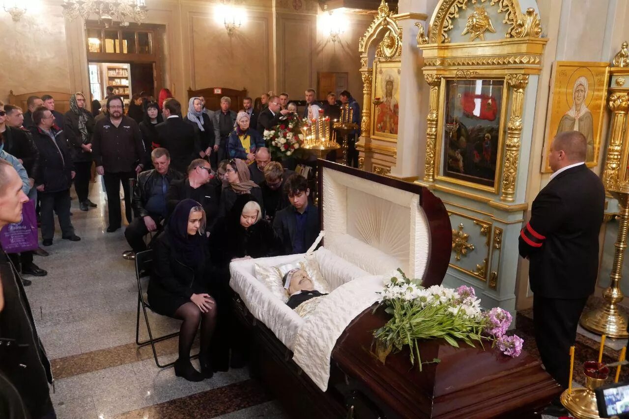 Кремированных отпевают. Кремированных отпевают