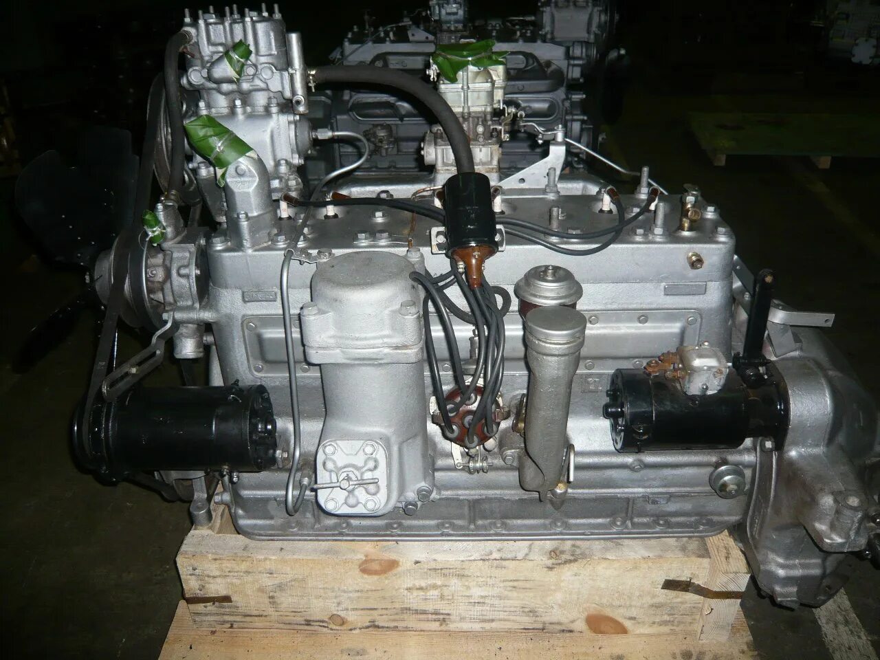 Мотор зил 130 бензиновый. Двигатель зил 508. Зил 130 двигатель v8. Мотор зил 130 бензиновый. Зил 131 двигатель бензиновый.