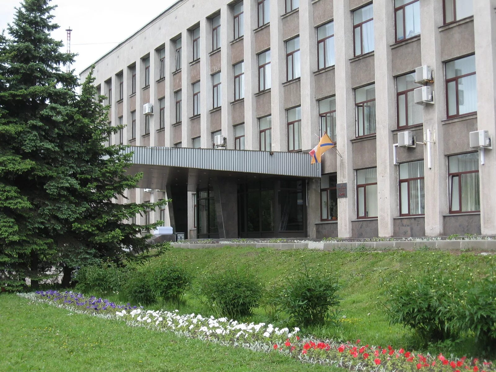 мэрия череповца. городская администрация г череповец. здание мэрии череповец. работники мэрии города череповца. старая мэрия череповец.