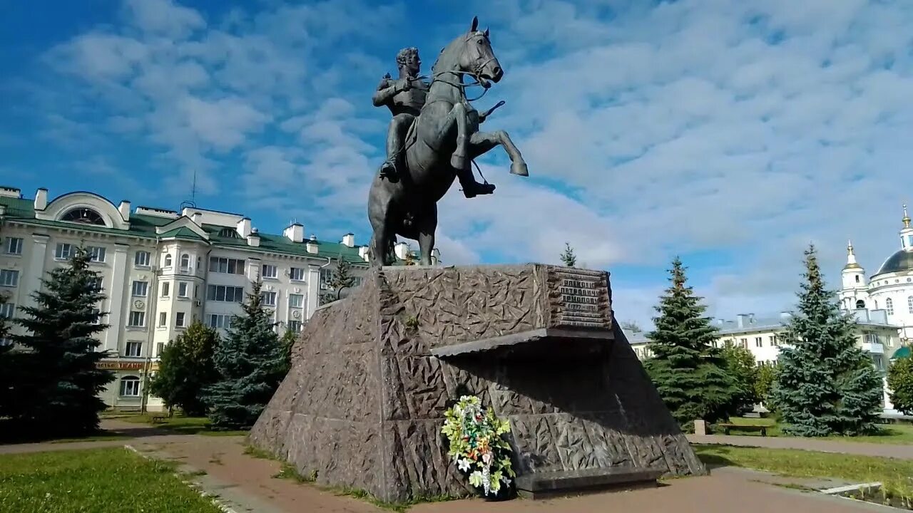 Звоните ермолову 2. Памятник ермолову в орле. памятник ермолову в дагестане. памятник ермолову в москве.