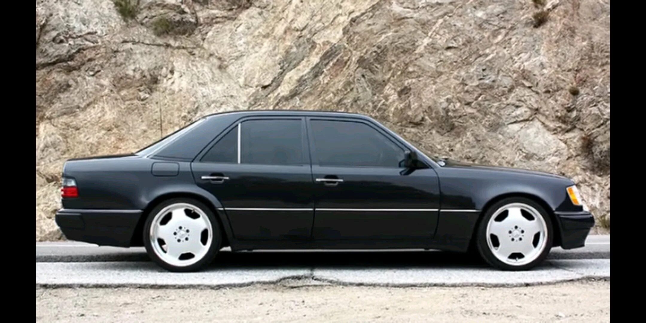 Mercedes w14. Мерседес Бенц w124. Мерседес w124 e500. Волчок Мерседес w124 e500. Мерседес волчок 124 е500.