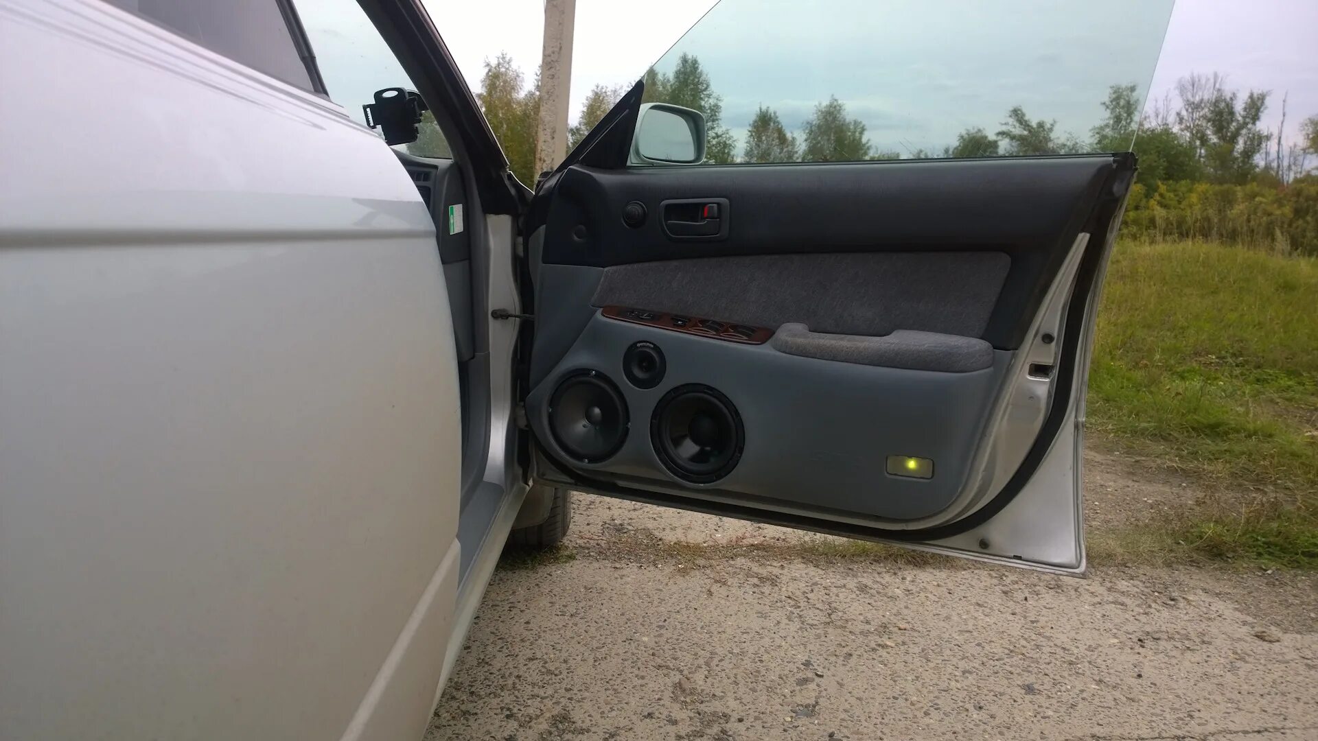 Левин 110 автозвук. Toyota bb сабвуфер. Автозвук тойота камри 40. Тойота автозвук. Тойота бб автозвук.