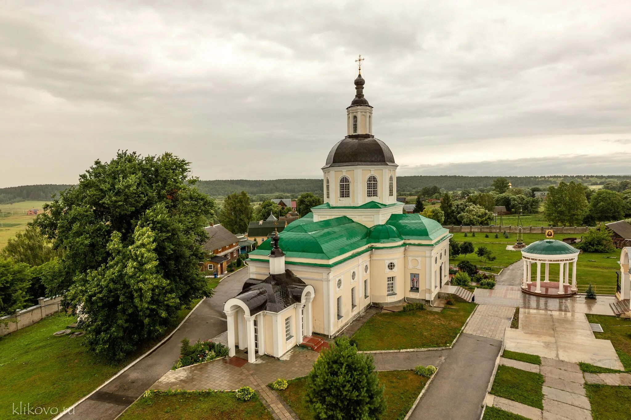 Клыково сайт. Спаса Нерукотворного пустынь Клыково. Монастырь Спаса Нерукотворного. Козельск.. Клыково Калужская область монастырь Спаса Нерукотворного. Мужской монастырь в Клыково Калужской области.