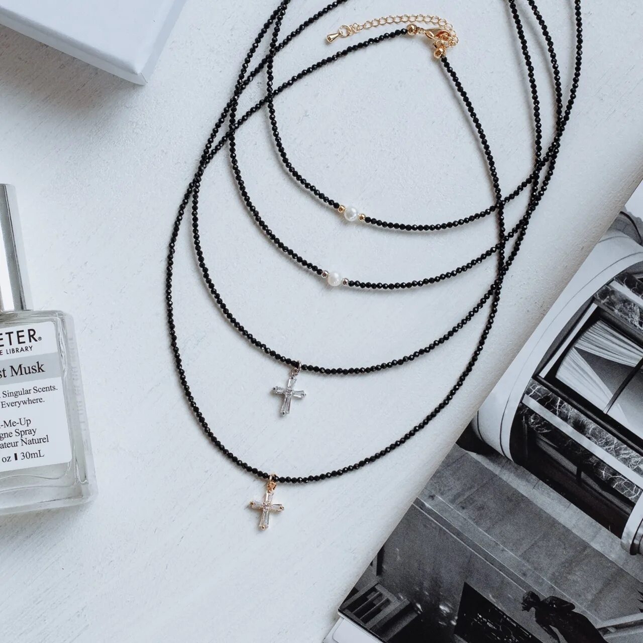 Чокер из шпинели топаз. Колье чокер сваровски. Чокер из шпинели. Чокер из шпинели. Бусы чокер из шпинели.