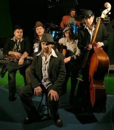 Группа ля-минор слава шалыгин. Ля-минор группа. Ля-минор группа. Ансамбль ля минор. Ля-минор группа.